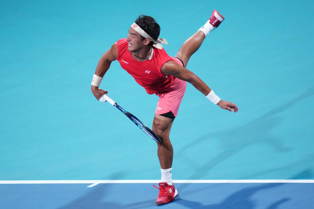 主优化词：塞维利亚客场几百强敌，表现出色